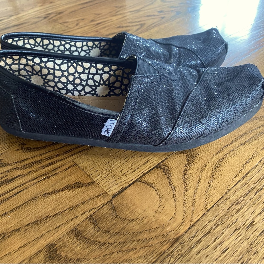 Black sparkle toms